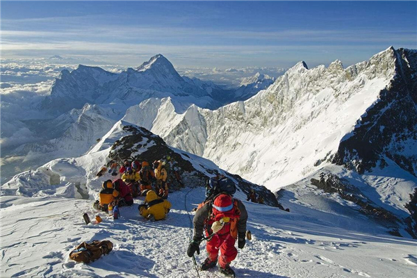 珠峰高程测量登山队登顶成功，想要登顶珠峰到底有多难？