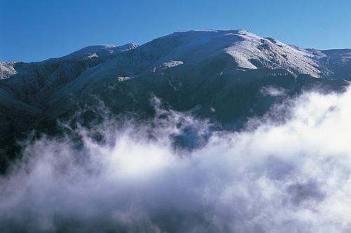 绿水朝本无忧因风皱面青山原不老因测如形谓制她备雪白头是什么意思谁的诗